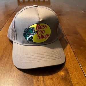Bass Pro Shops Mesh Trucker Cap (Cream)